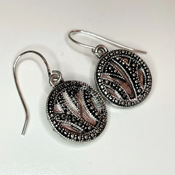 Metal Design Small Round Dangle Earrings - Picture 4 of 11